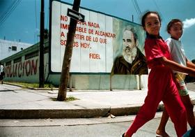 Cartel con la imagen de Fidel Castro en Cuba