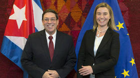 Federica Mogherini y Bruno Rodriguez, homólogos de Relaciones Exteriores de la UE y Cuba, en Bruselas el 22 de abril de 2015. Un acuerdo de cooperación entre la Isla y la UE probablemente dé paso a un diálogo sobre comercio, que podría verse impulsado por el anuncio de la renegociación de la deuda con el Club de París. Federica Mogherini y Bruno Rodriguez, homólogos de Relaciones Exteriores de la UE y Cuba, en Bruselas el 22 de abril de 2015. Un acuerdo de cooperación entre la Isla y la UE probablemente dé paso a un diálogo sobre comercio, que podría verse impulsado por el anuncio de la renegociación de la deuda con el Club de París