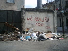 Escena callejera en Cuba, en esta foto de archivo