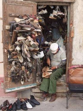 Un zapatero en Cuba