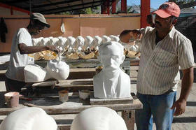 Fábrica de bustos de Martí. Fábrica de bustos de Martí