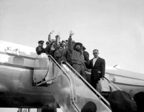 Camilo Cienfuegos, en 1959, al arribar al aeropuerto internacional de Nueva York. (A. SAAVEDRA)