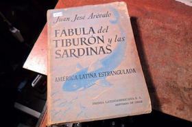 Fábula del tiburón y las sardinas