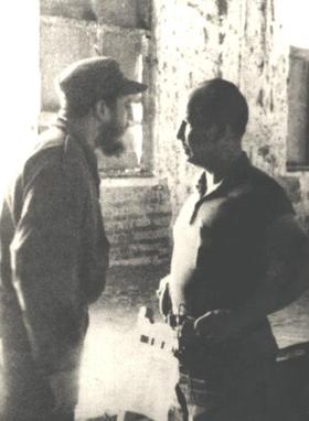 Fidel Castro y el general Eulogio Cantillo, encuentro en el Central Oriente, diciembre de 1958