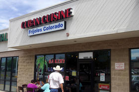 Frijoles Colorado Cuban Café, cafetería de comida cubana en Denver, Estados Unidos
