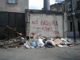 La crítica situación de la basura en La Habana Vieja, en esta foto de archivo