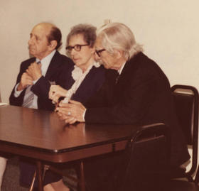 Carlos Montenegro junto a Lydia Cabrera y Enrique Labrador Ruiz, Miami, 1980
