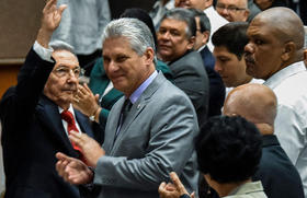 Raúl Castro y Miguel Díaz-Canel