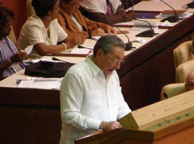 El pasado 1 de agosto Raúl Castro anunció cambios en la política migratoria que aún no se han dado a conocer. El pasado 1 de agosto Raúl Castro anunció cambios en la política migratoria que aún no se han dado a conocer