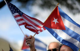 Banderas de Cuba y Estados Unidos