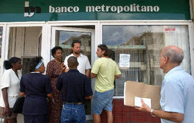 Un banco en la capital cubana