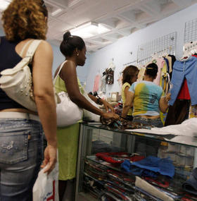 Una shopping en La Habana. (LA SEGUNDA)