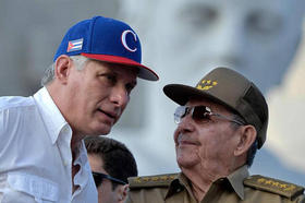 Miguel Díaz-Canel y Raúl Castro
