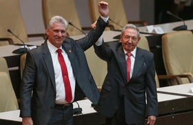 Miguel Díaz-Canel y Raúl Castro