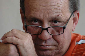 El escritor cubano Miguel Mejides