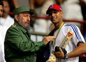 Fidel Castro con Yulieski Gourriel en esta foto de archivo