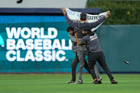 Protesta en el estadio de los Marlins, Miami