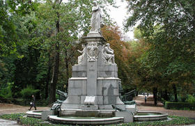 Monumento a Cuba en los Jardines del Buen Retiro, Madrid