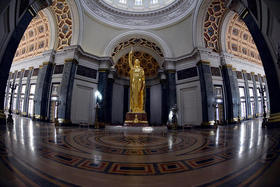 Estatua de la república cubana en el Capitolio Nacional. Estatua de la república cubana en el Capitolio Nacional