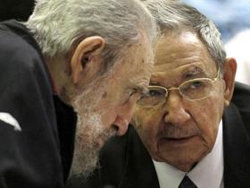 Fidel y Raúl Castro