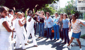 Acto de repudio contra las Damas de Blanco frente al Tribunal Supremo en La Habana. (CARLOS SERPA)