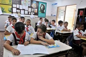 Niños asisten a clase el lunes 3 de septiembre del 2012, al inicio del curso escolar 2012-2013 en La Habana