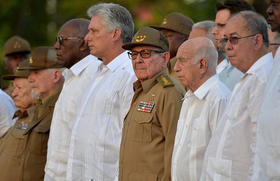 Díaz-Canel y miembros de la jerarquía política cubana