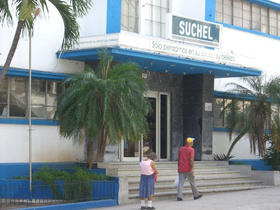 Edificio de la empresa cubana SUCHEL, establecida con capital extranjero, que se dedica a la fabricación de cosméticos