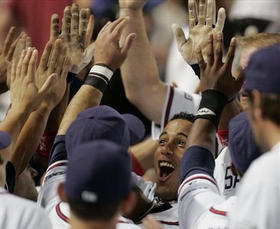 Yunel Escobar, con los Bravos de Atlanta, en un partido de 2008. (AP)