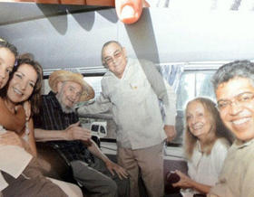 Foto de la supuesta visita de Fidel Castro al Hotel Nacional, en La Habana. A la derecha, el ex vicepresidente venezolano Elías Jaua