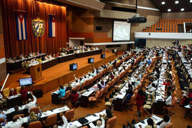 La Asamblea Nacional cubana durante la sesión en que se aprobó el anteproyecto de la Constitución