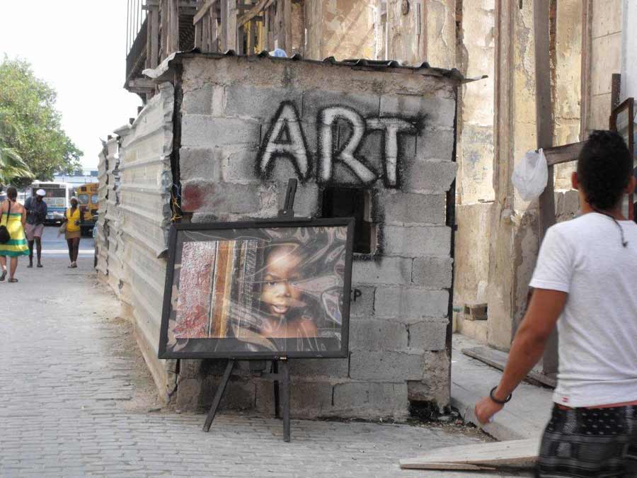 En la calle. La Habana Vieja. Bienal de La Habana, 2012