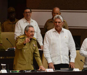 Raúl Castro y Miguel Díaz-Canel