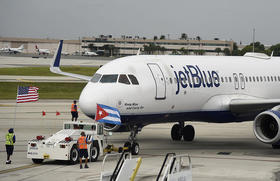 El vuelo de la aerolínea JetBlue, de Fort Lauderdale, EEUU, a Santa Clara, Cuba, en esta foto de archivo