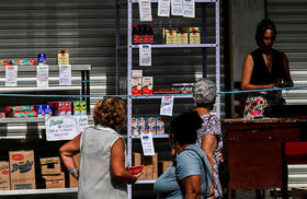 Pequeña tienda en Cuba