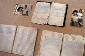 Manuscritos y fotografías del Che.