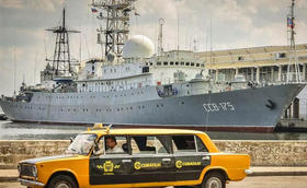El buque de inteligencia CCB-175 Viktor Leonov de la Marina de Guerra de Rusia, en el puerto de La Habana el martes, 20 de enero de 2015