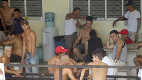 Familiares de los cubanos proporcionaron imágenes de la protesta en la Estación Migratoria