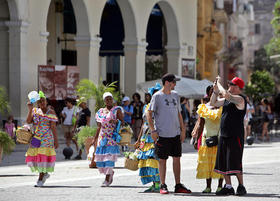 Turistas en Cuba