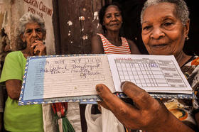 Libreta de abastecimiento en Cuba