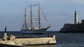El buque escuela argentino, la fragata Libertad, llega a La Habana