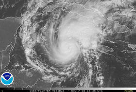 Imagen del satélite del Centro Nacional de Huracanes de Miami, a las 09.00 del 7 de noviembre, hora local. 