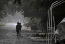 La tormenta tropical “Isaac” entró en la Isla por la provincia oriental de Guantánamo