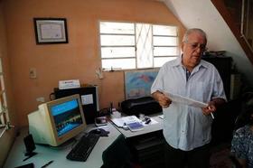 Elizardo Sánchez, presidente de la Comisión de Derechos Humanos y Reconciliación Nacional, en julio de 2015, en su casa de La Habana