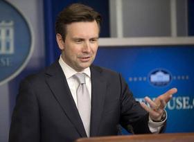 El secretario de Prensa Josh Earnest durante su encuentro con la prensa el martes 4 de noviembre, en la Casa Blanca