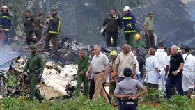 El presidente Miguel Díaz-Canel en el sitio del desastre aéreo en La Habana. El presidente Miguel Díaz-Canel en el sitio del desastre aéreo en La Habana