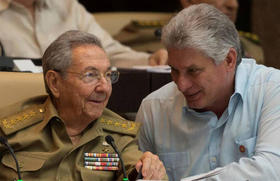 Raúl Castro y Miguel Díaz-Canel