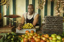 Vendedor de frutas, vegetales y granos en Cuba