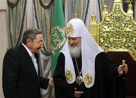 Raúl Castro y Kiril, patriarca de la Iglesia Ortodoxa Rusa. Catedral de Cristo Salvador de Moscú, Rusia, 3 de febrero de 2009.