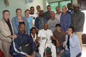 Opositores políticos visita a Guillermo Fariñas